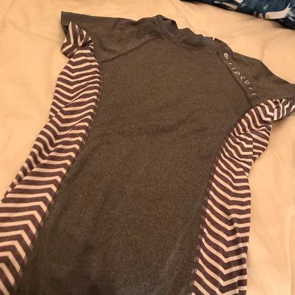 RIPCURL rash guard - Picture 1 of 2